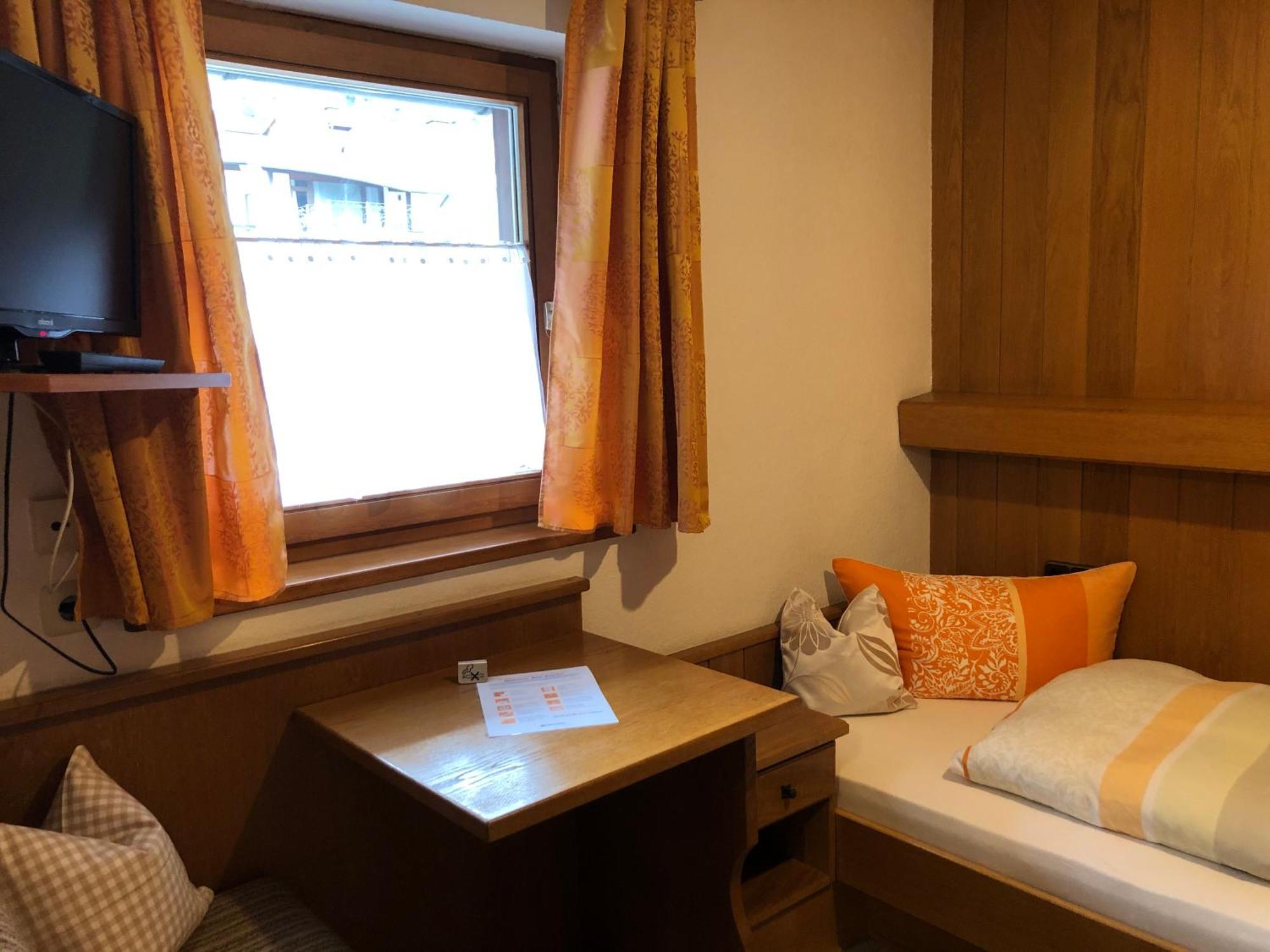 Gaestehaus Am Kurparkweg Hotel Reit im Winkl Room photo